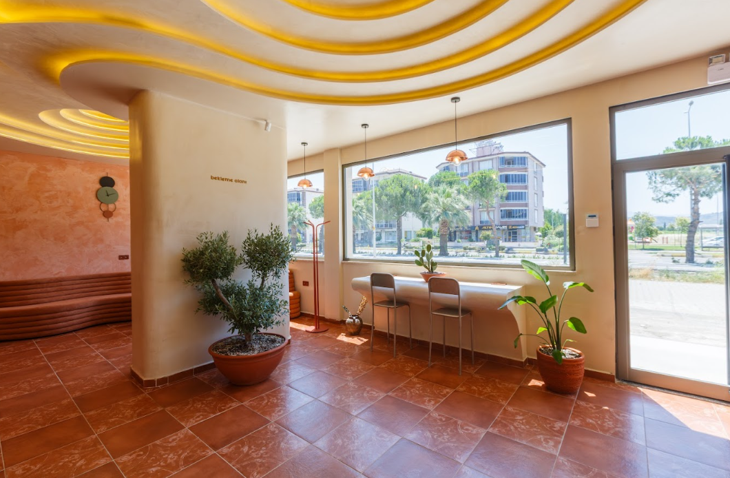 Koçoğlu Diş Kliniği Burhaniye — Modern Tedavi Odası